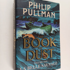 Philip Pullman : La Belle Sauvage - pikkukuva 1