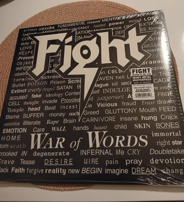 Fight - War of Words 2022 reissue LP. Tehdasmuoveissa