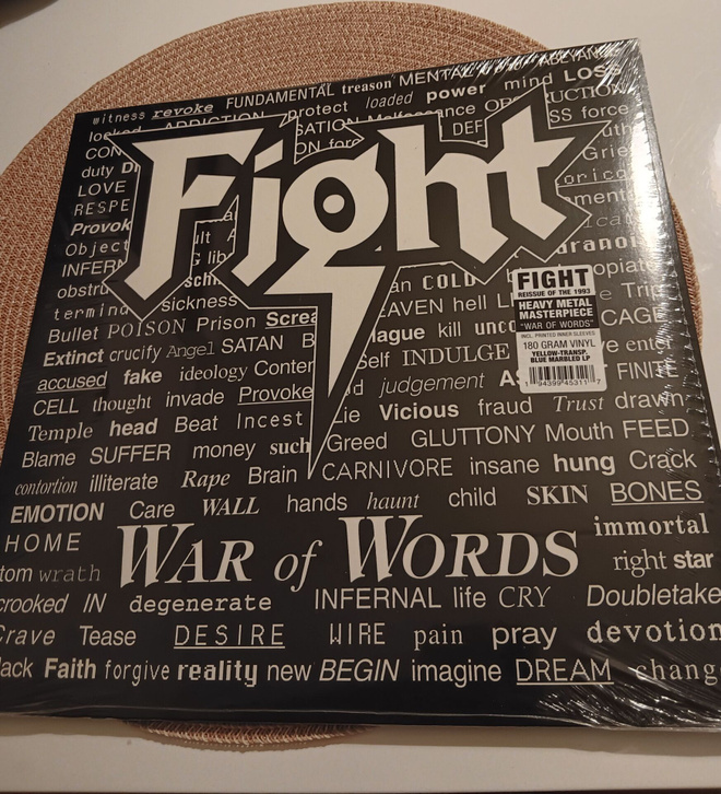 Fight - War of Words 2022 reissue LP. Tehdasmuoveissa