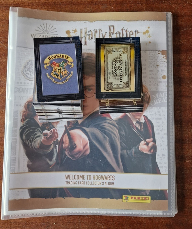Harri Potter keräilykansio plus keräilykortit