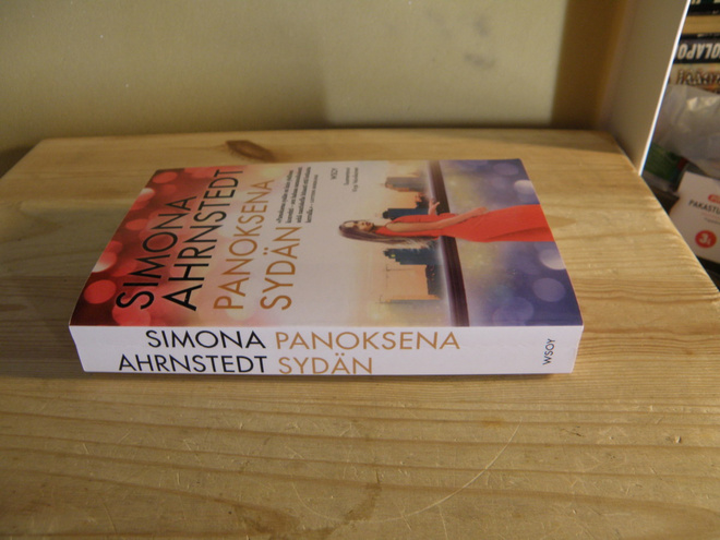 Simona Ahrnstedt Panoksena sydän (nidottu)