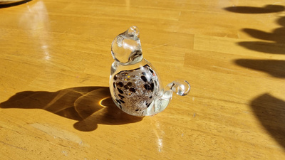 Art lasi kissafiguuri