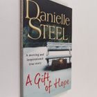 Danielle Steel : A gift of hope : helping the homeless - pikkukuva 1