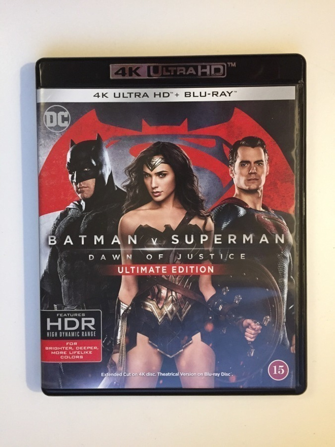Batman v Superman (4K Ultra HD + Blu-ray) 2016