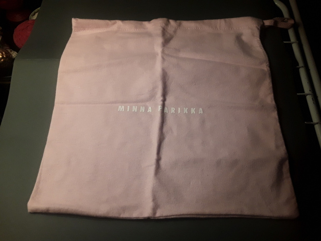 Minna Parikka dustbag / Pölypussi / säiltyspussi