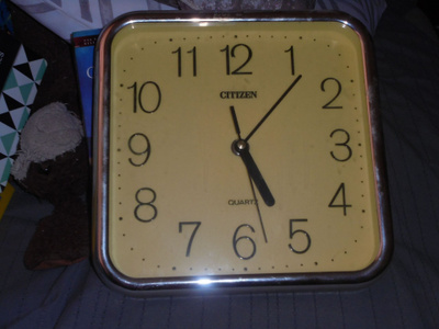 Seinäkello CTIZEN Quartz