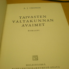 A.J. Cronin: Taivasten valtakunnan avaimet - pikkukuva 2