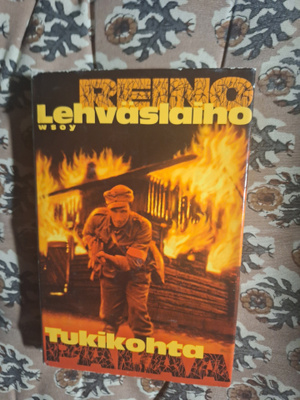 Reino Lehväslaiho : Tukikohta palaa 1p