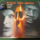 KISS THE GIRLS EX+/EX LASERDISC (W) - pikkukuva 1