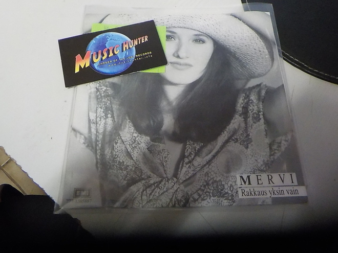 MERVI - RAKKAUS YKSIN VAIN M-/M- 7'' SINGLE (+)