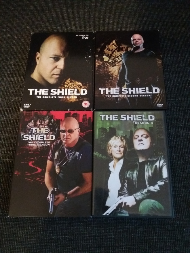 The Shield - Lain varjolla kausi 1-4 (dvd)
