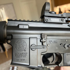 Hyväkuntoinen M&P 15 airsoft/kuula-ase Magpul osilla - pikkukuva 2