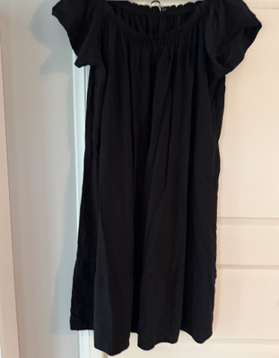 Musta mekko One size
