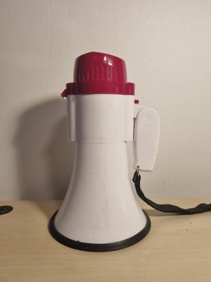 Finbullet megafoni 15W paristotoiminen