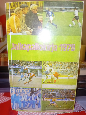 Jalkapallokirja 1978 ( SIS POSTIKULU )