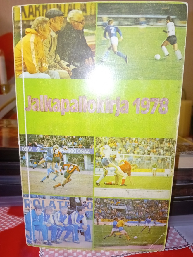 Jalkapallokirja 1978 ( SIS POSTIKULU  )