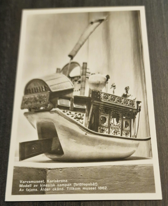 Varvsmuseet Karlskrona. Modell av kinesisk sampan bröllopsb.