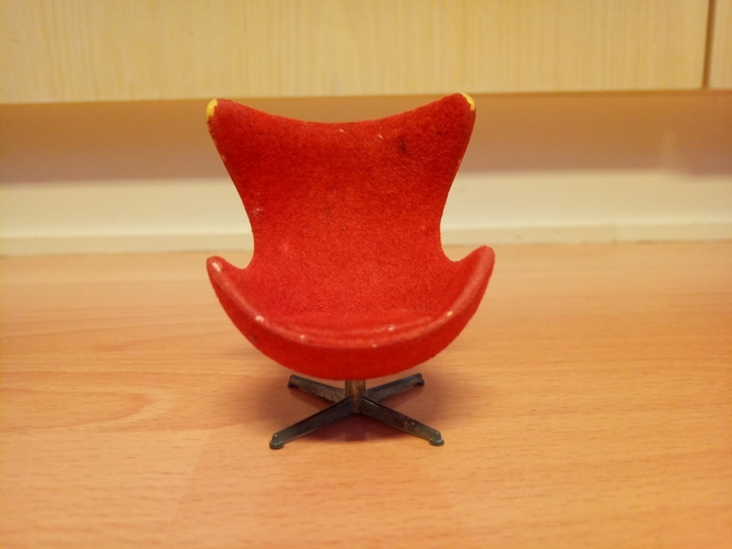 Arne Jacobsen - BRIO miniatyyri egg munatuoli