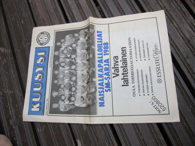 KUUSYSI 1988 naisjalkapalloilijat !