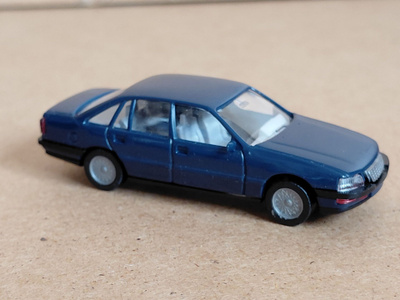 Opel 	Senator	henkilöauto	1988	sininen		1:87	Wiking