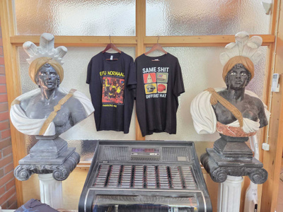 Monumentaaliset marmoririntapatsaat jalustoilla