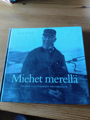 miehet merellä luotauslaitoksen historiaa