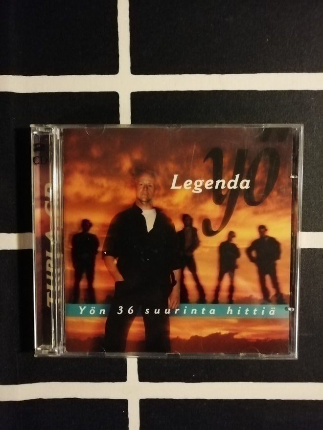 Yö. Legenda. 36 suurinta hittiä. V. 2001