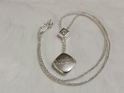 Tiffany & Co. Sterling Hopea kaulakoru riipus kivillä 925