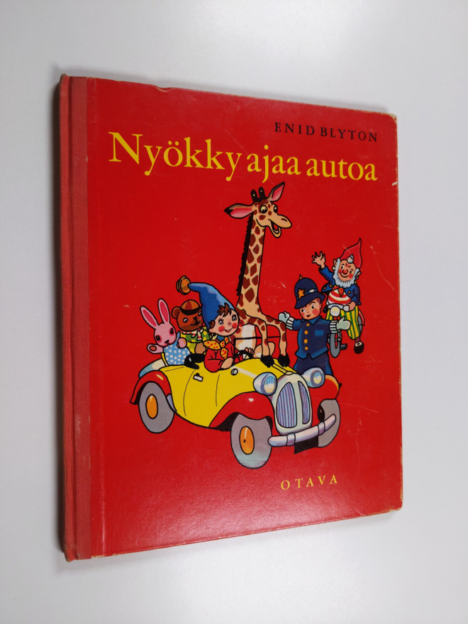 Enid Blyton : Nyökky ajaa autoa