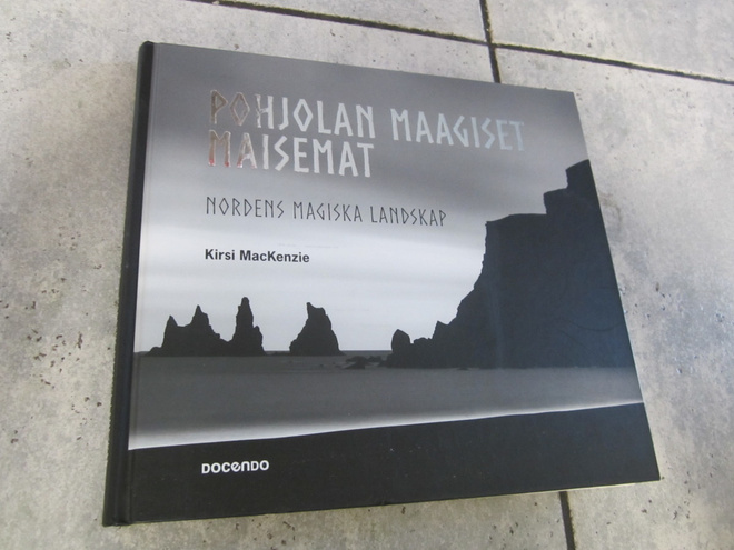 Kirsi MacKenzie : Pohjolan maagiset maisemat ( hyväkunto )