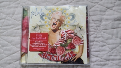 P!NK – I'm Not Dead