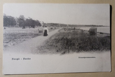 Hanko, leidit ja tyttö kävelyllä Rantapromenaadilla, ei p.