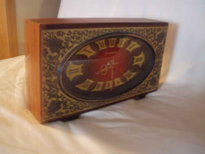 Venäläinen pöytäkello, koko: 29 x 17 cm