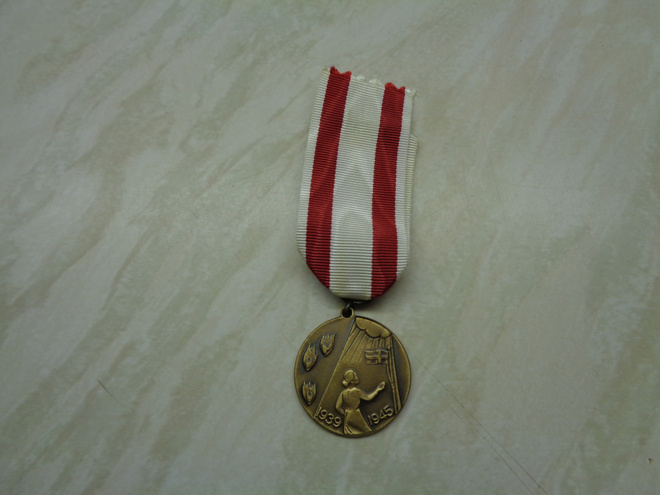 Kotirintamanaisten mitali 1939-1945