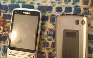 Nokialainen C3-01 matkapuhelin