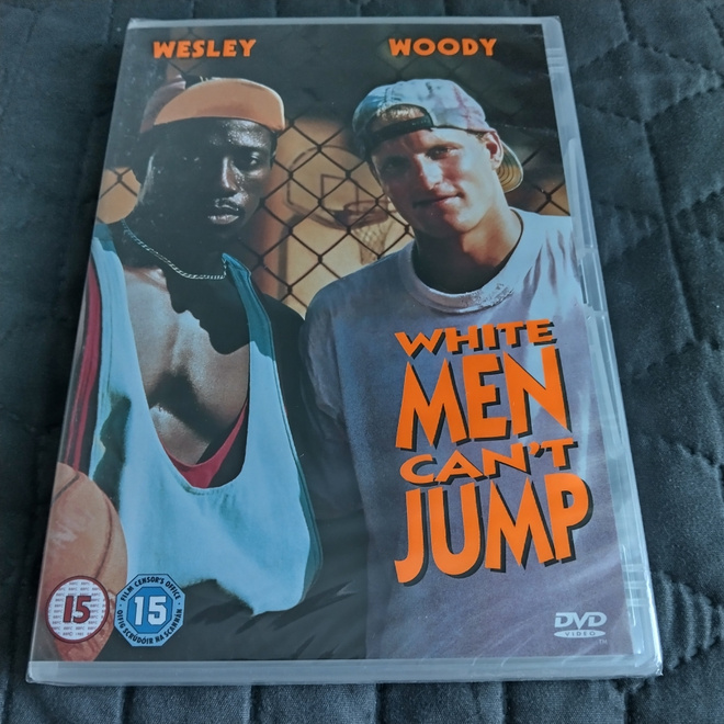 Mustat donkkaa tykimmin DVD **muoveissa**