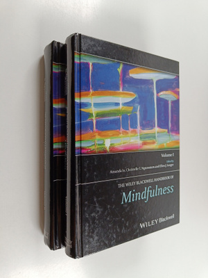 Amanda Ie : The Wiley-Blackwell handbook of mindfulness v...