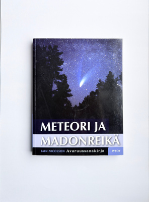 Meteori ja madonreikä – Iain Nicolson