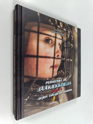 Hanna Kölhi : Perheessä on jääkiekkoilija : arjen tekoja ...