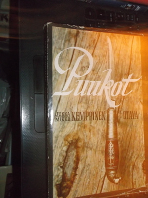 Jukka & Mikko Kemppinen : PUUKOT  (  1 p. 1976  ) sis. posti