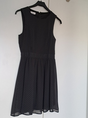 Only musta pilkullinen mekko 36