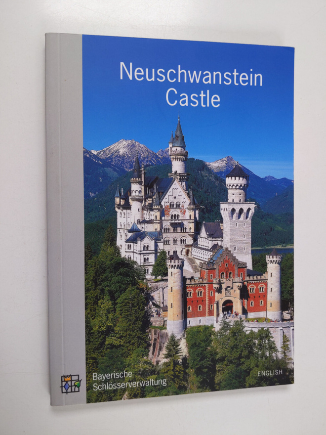 Uwe Gerd Schatz : Neuschwanstein Castle - Official Guide ...