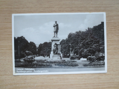 Postikortti Runebergin patsas