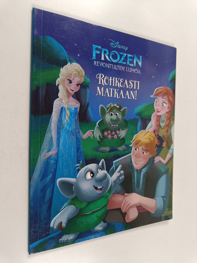 Frozen revontulten lumoa : Rohkeasti matkaan