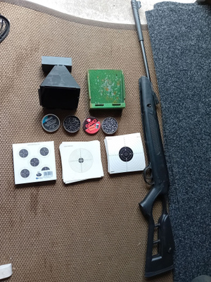 Hatsan Striker 4.5mm ilmakivääri + kattava varustesetti