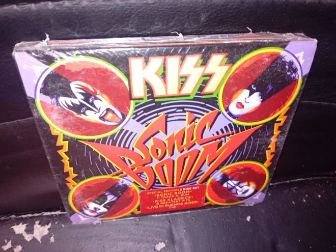 2CD + DVD KISS : SONIC BOOM ( UUSI ) SIS POSTIKULU