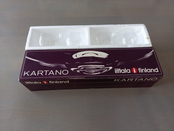 Iittala kartano sarjan lasit alkuperäislaatikossaan