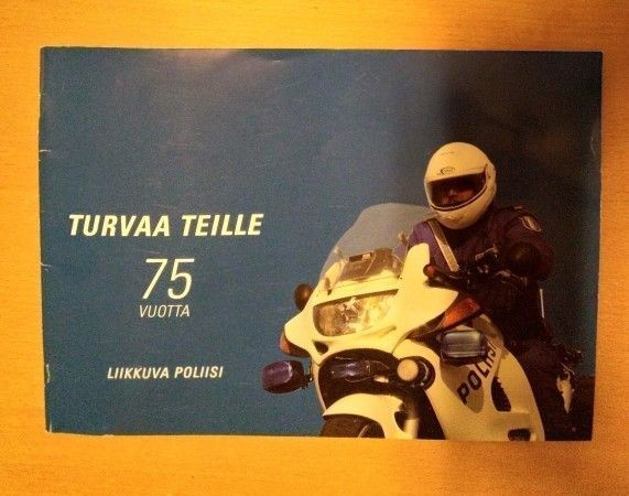 Liikkuva Poliisi 75v juhlajulkaisu