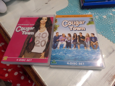 Cougar Town/ Puumanainen 1 ja 2 kaudet. dvd.¤