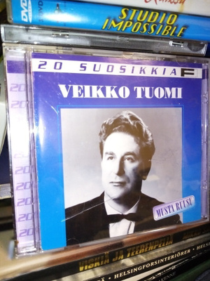 CD 20 SUOSIKKIA Veikko Tuomi Musta ruusu ( SIS POSTIKULU )
